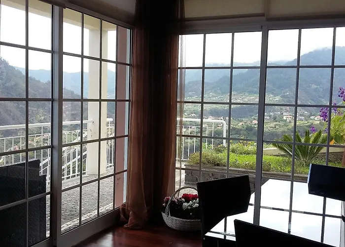 Casa Shalom São Roque do Faial