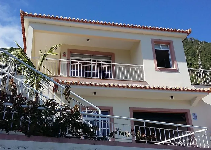 Casa Shalom * São Roque do Faial